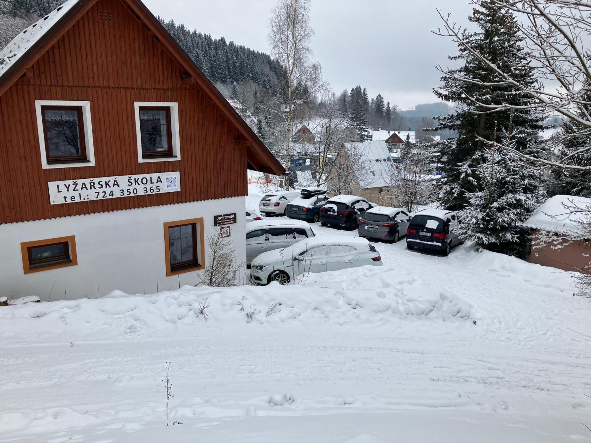 Chalupa A Apartmany Lojka Benecko Luaran gambar